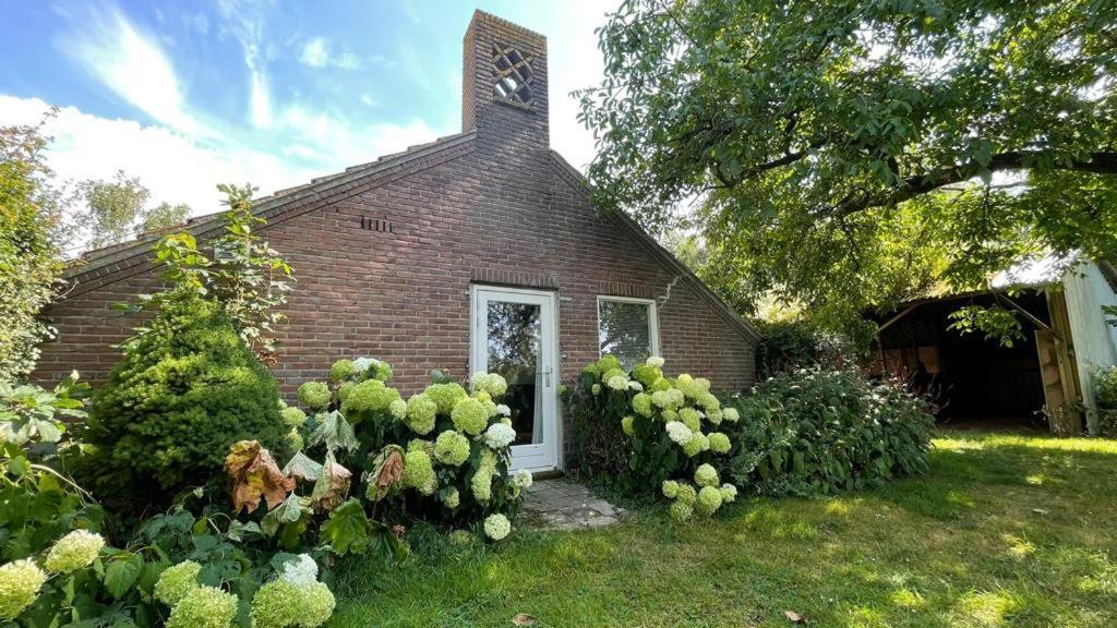 Bed & Breakfast+ De Kooimolen Dreumel Eksteriør billede